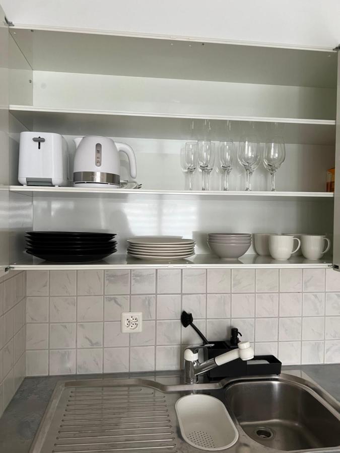 Black&White Apartment Uzwil Extérieur photo