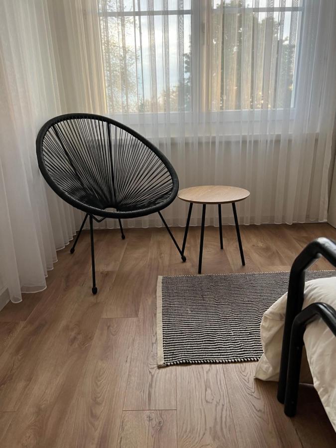 Black&White Apartment Uzwil Extérieur photo